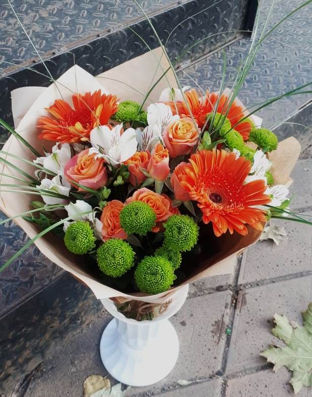 Букет цветов из: Герберы, Хризантемы, Альстромерии и Розы в Покровский городок