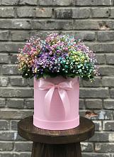 Цветочная композиция из Гипсофила и Розы в шляпной коробке в Покровский городок