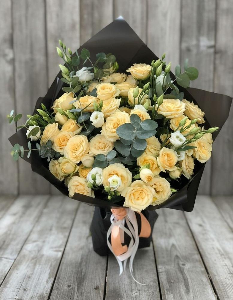 Букет цветов из: Розы и Лизиантусы в Покровский городок