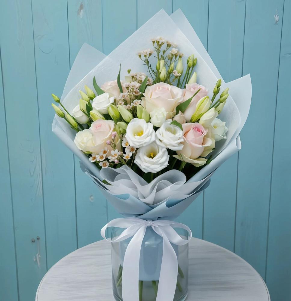 Букет цветов из: Розы и Лизиантусы в Покровский городок