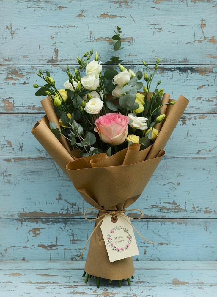 Букет цветов из: Розы и Лизиантусы в Покровский городок