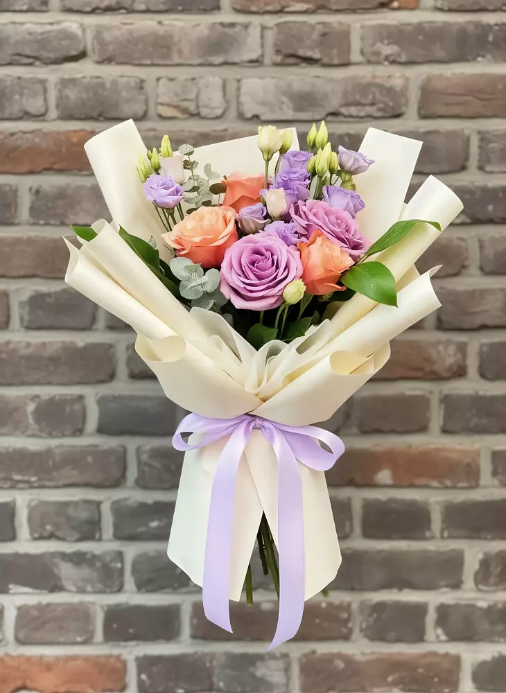 Букет цветов из: Лизиантусы и Розы в Покровский городок