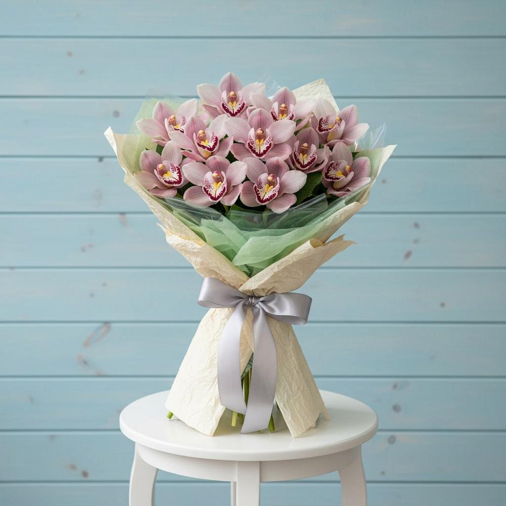 Букет цветов из: Орхидеи и Розы в Покровский городок