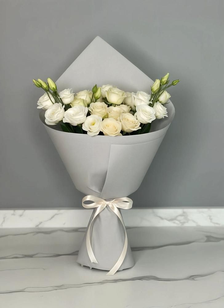 Букет цветов из: Розы и Лизиантусы в Покровский городок