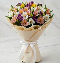 Букет цветов из:  Альстромерии в Покровский городок