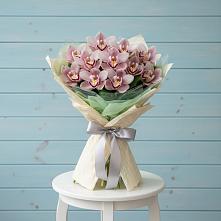 Букет цветов из:  Орхидеи и Розы в Покровский городок