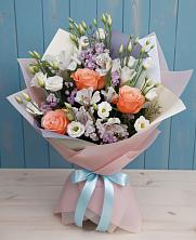 Букет цветов из:  Лизиантусы, Розы, Альстромерии и Гипсофила в Покровский городок