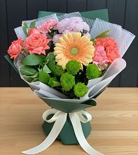 Букет цветов из:  Гвоздики, Розы, Герберы и Хризантемы в Покровский городок