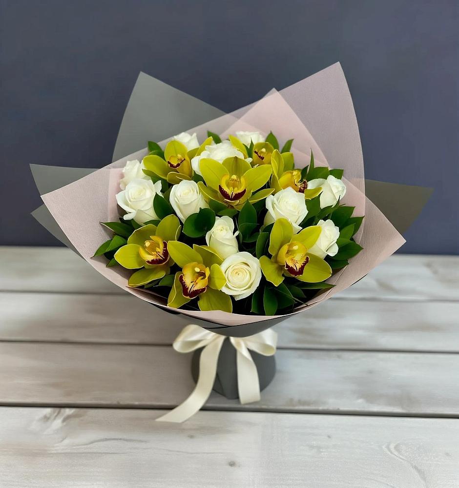 Букет цветов из: Орхидеи и Розы в Покровский городок