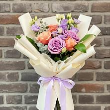 Букет цветов из:  Лизиантусы и Розы #REPLACE_PRED# Покровский городок