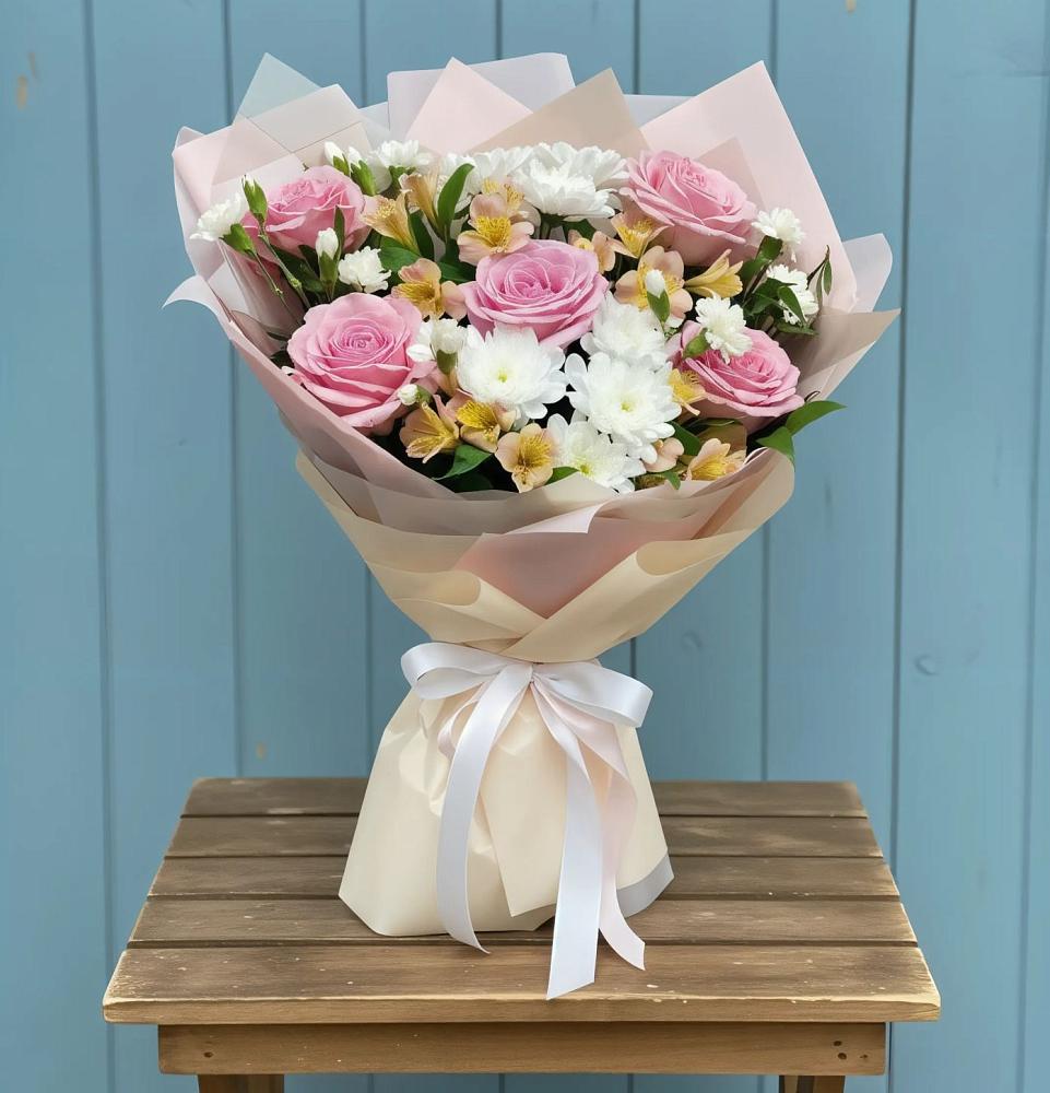 Букет цветов из: Гвоздики, Орхидеи и Розы в Покровский городок