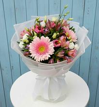 Букет цветов из:  Герберы, Альстромерии и Лизиантусы в Покровский городок