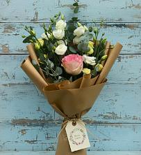 Букет цветов из:  Розы и Лизиантусы в Покровский городок