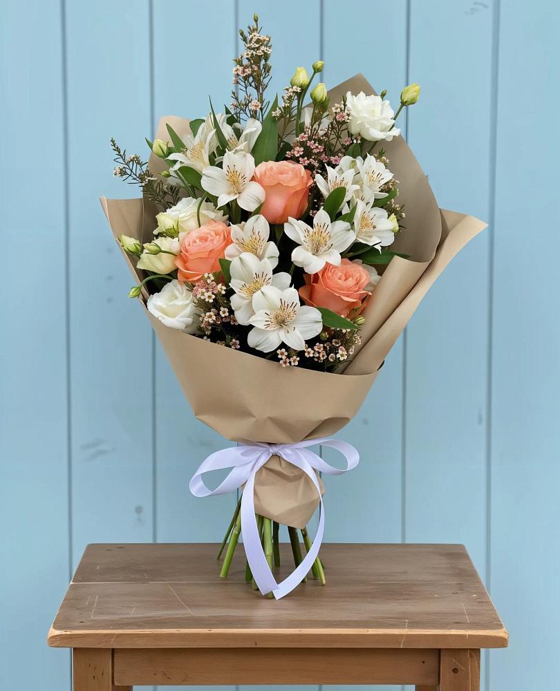Букет цветов из: Альстромерии, Лизиантусы, Розы и Хризантемы в Покровский городок